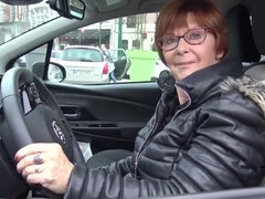 Enthousiasteling, Grote lul, Grote mammen, Bruinharig, Oudere vrouw, Fetisj, Rijpe lesbienne, Moeder die ik wil neuken