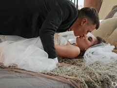 Enthousiasteling, Slaapkamer, Grote kont, Grote lul, Pijpbeurt, Hondjeshouding, Geschoren, Mager