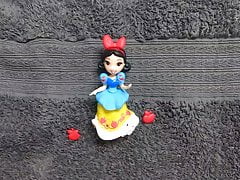 Snow White Princess little kingdom figure cum tribute
