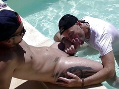 Fucked bareback by the XXL cock of Lito in the swimming pool