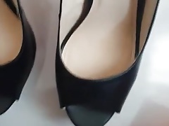 Cum on sister shoes 2