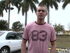 Watch this guy's butt get stretched wide open with his own hands