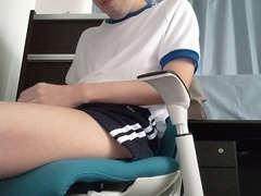 onanism in gym clothes with voice