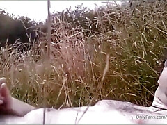 Handjob in the Jo wood, outdoor