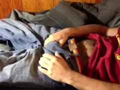 23yo jerking on couch w/ cum!!