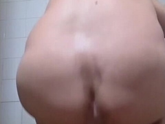 Follando me con el faux-cock grande