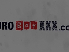 Uber-Cute twunk Aaron Aurora lures his waiter Tyler James