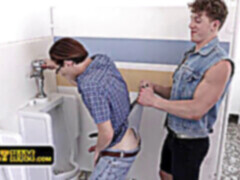 Muscle hunk, big cock, gay creampie