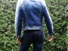 Public outdoor masturbation in extremely hot jeans