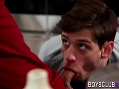 Gay hottie gets facialized