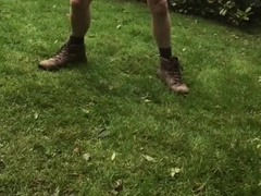 Beefy Fellow Flexing Milking and Spunking outside in Work Footwear.