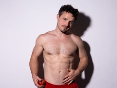 Robby Apples gest to cum while plugged and moaning