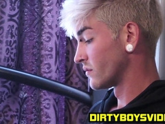 Good looking dick rider gets his way with hung butt buddy