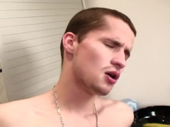 2 jungs blasen lecken ficken und spritzen hd