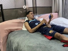 HETERO NEPHEW MILKING OFF AND DETERMINED TO RELIEF HIM two