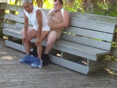 Gordito se la mete a abuelo en publico