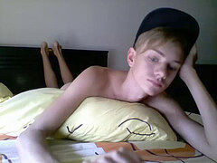 wonderful Blond Twink finishes off
