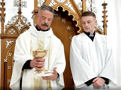 The altar lad Kyle Harper banged by DILF Reece Scott