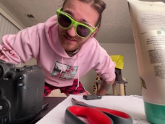 Stupid stud jacks his guts for your delectation