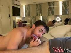 Sai sozinho pra dar professional dotado casado.