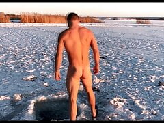 real RUSSIAN man after bathing in icy water, warms his penis with a sex toy!