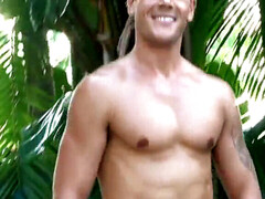 Kouření ptáka, svalnatí, muscle hunk