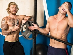 Bleached Blake Ryder fucks Jake Porter at the gym