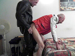 baise un de mes potes .