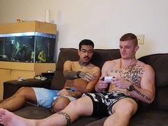 2 hetero dudes making out