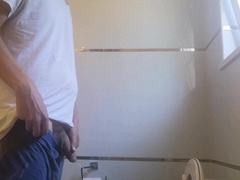 Steamy dude caught urinating and jacking off