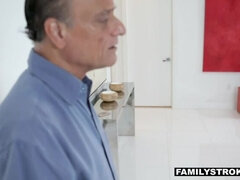 デカ尻, フェラチオ, 茶髪の, 家族, 巨大, ラティーナ, 淫乱熟女, 義母