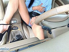Culo grande, Coche, Atrapados, Oficina, Orgasmo, Al aire libre, Falda, Fumando