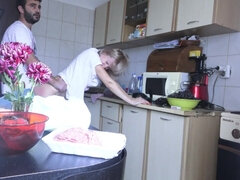 AmateurPorn Amateurs Mom Cooking Humped By Hubby Part1