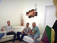 Sucer une bite, Bukkaké, Femme couguar, Partouze, Hard, Hd, Mère que j'aimerais baiser, Orgie