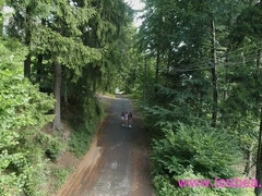 18, デカパイ, 茶髪の, 指いじり, レズビアン, なめる, シャワー, ティーン