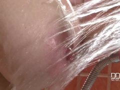 Cuarto de baño, Tetas grandes, Tetona, Checa, Tetas naturales, Coño, Afeitado, Sexo soft