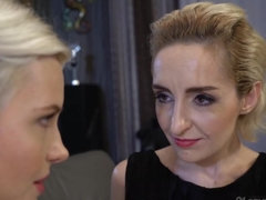 Блондинки, Лесбиянка