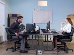Tussi, Grosser schwanz, Vollbusig, Lecken, Büro, Muschi, Schlampe, Nass