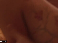 Tetas grandes, Morena, Peludo, Hd, Medias largas, Tatuaje