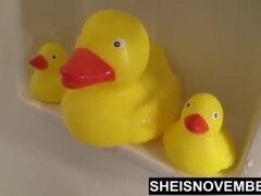 Grosser arsch, Grosse titten, Schwarz, Natürlichen titten, Rasiert, Dusche, Titten, Spanner