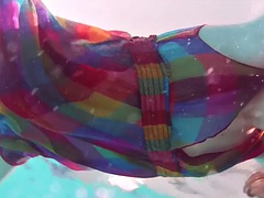 Chica, Rubia, Masturbación, Público, Ruso, Solo, Tetas, Bajo el agua