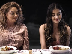 Спальня, Большая жопа, Большой член, Большие сиськи, Минет, Член, Огромные размеры, Милф