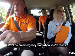 デカパイ, イギリス人, 巨乳な, 車, 手コキする, 現実, 剃毛, 生徒