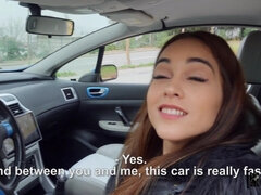 Sucer une bite, Voiture, Faciale, Pov, Public, Rousse roux, Cheveux courts, Nénés