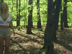 Arsch, Tussi, Braunhaarige, Tschechisch, Gesichtssitzen, Fingern, Lesbisch, Tätowierung