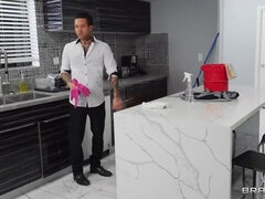 Small Hands & Azul Hermosa: Big Tit Pornstar Flip / 27.12.2020