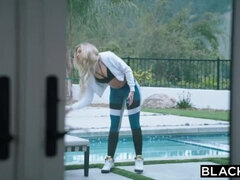 Grosser schwanz, Kehlenfick, Schwanz, Hundestellung, Aufs gesicht abspritzen, Riesig, Interrassisch, Reiten