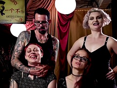 Bondage domination sadisme masochisme, Noire, Noir ébène, Groupe, Actrice du porno, Public, Rousse roux, Pute