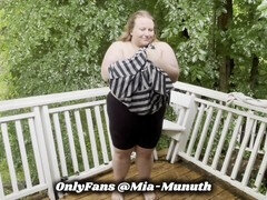 Belle grosse femme bgf, Rondelette, Grosse, Nue  à poil, Orgasme, De plein air, Chatte, Solo