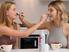 Culo, Tetas grandes, Rubia, Penetracion con dedos, Lesbiana, Masturbación, Estriptis, Adolescente